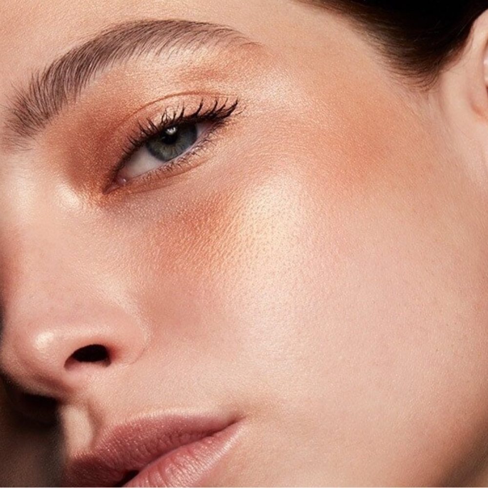 MAC Hyper Real Glow Highlighter Palette - Picture 3 of 11
